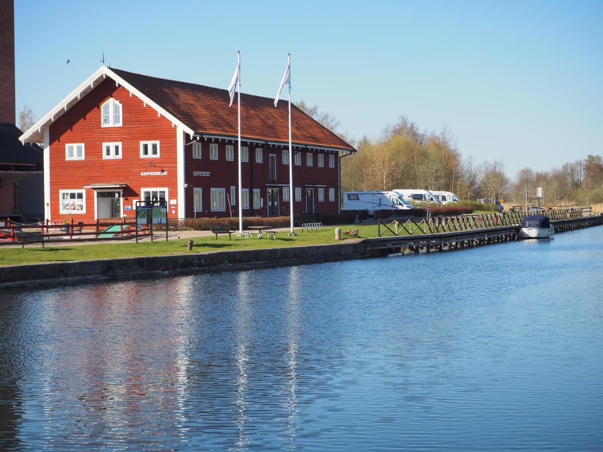 Stenkullens Gardshus Borensberg Buitenkant foto